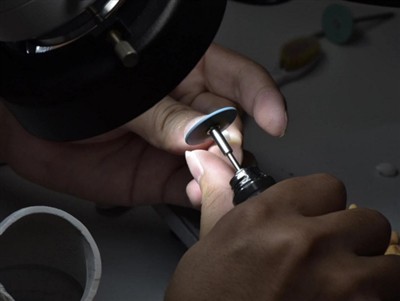 Як довго служать коронки PFM? Середня тривалість життя, фактори та поради по ...